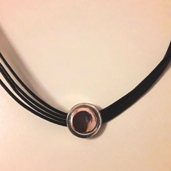 SIMPLE FAUX LEATHER BAND NECKLACE - Picture 3 of 8